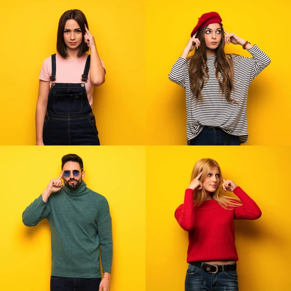 Bir grup insanın şüpheleri ve düşünceleri var.