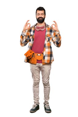 Zen esnaf adam izole beyaz arka plan üzerinde poz