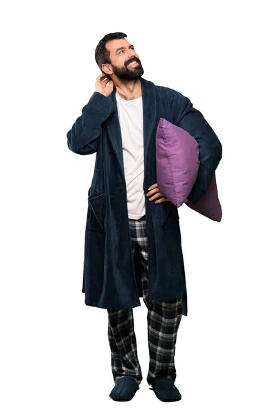 Mann Mit Bart Schlafanzug Denkt Über Isolierten Weißen Hintergrund Nach — Stockfoto