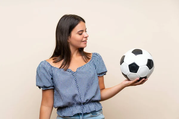 Mladá Dívka Izolovaném Pozadí Fotbalovým Míčkem — Stock fotografie