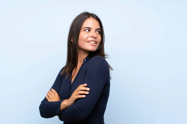 Menina Sobre Isolado Fundo Azul Rindo — Fotografia de Stock