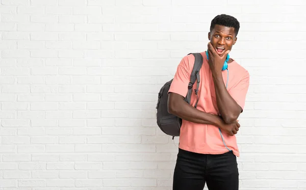 Fiatal Afro Amerikai Férfi Diák Meglepett Megdöbbentette Miközben Keres Jogot — Stock Fotó
