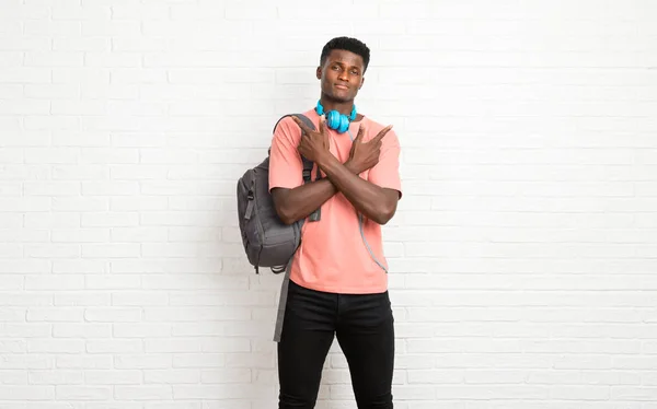 Молоді Афро Американського Студента Вказують Латералів Мають Сумніви Нерішучості Особи — стокове фото