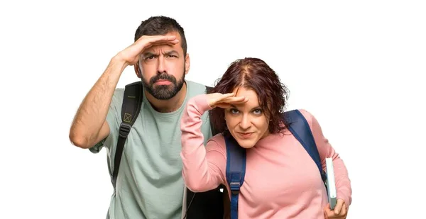 Deux Étudiants Avec Des Sacs Dos Des Livres Regardant Loin — Photo