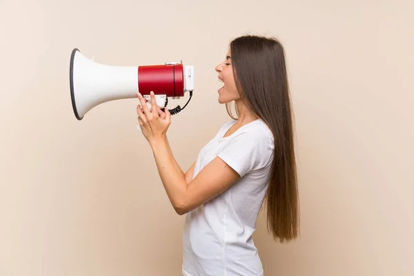 Pretty Young Girl Isolated Background Shouting Megaphone — Stock Photo, Image