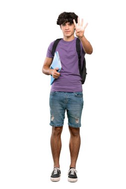 Genç bir öğrenci adam mutlu ve izole beyaz arka plan üzerinde parmakları ile dört sayma tam uzunlukta bir çekim