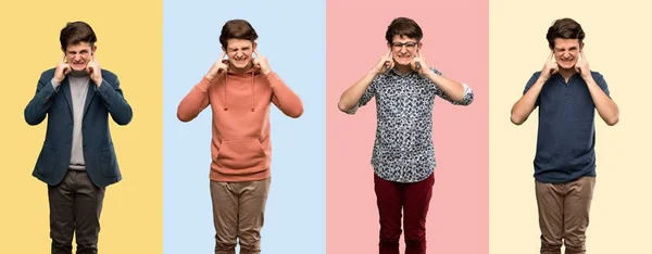 Conjunto Homens Frustrados Cobrindo Ouvidos Com Mãos — Fotografia de Stock