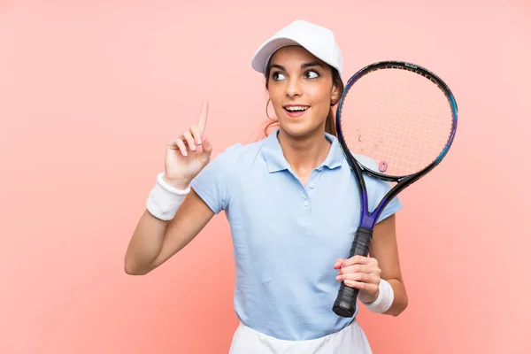 Joven Jugadora Tenis Mujer Sobre Pared Rosa Aislada Con Intención —  Fotos de Stock