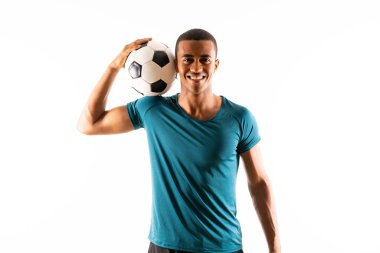 Izole beyaz arka plan üzerinde Afro Amerikan futbolcu adam