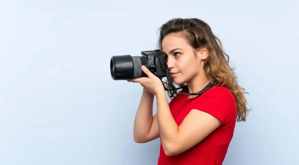 Young Blonde Woman Professional Camera — Stock Photo, Image