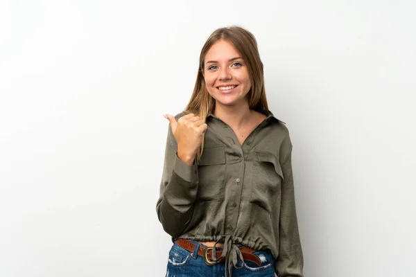 Litouws Blond Meisje Geïsoleerde Witte Achtergrond Wijzend Naar Zijkant Een — Stockfoto