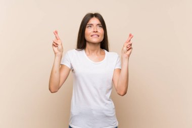 Güzel bir genç kız, izole edilmiş geçmişinde şans diliyor ve en iyisini diliyor.