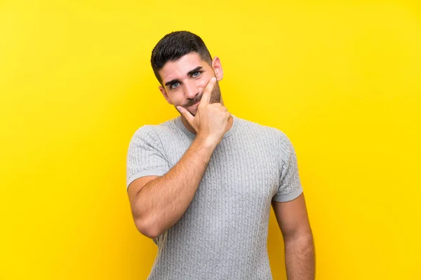 Young Handsome Man Isolated Yellow Background Thinking Idea — Stock Photo, Image
