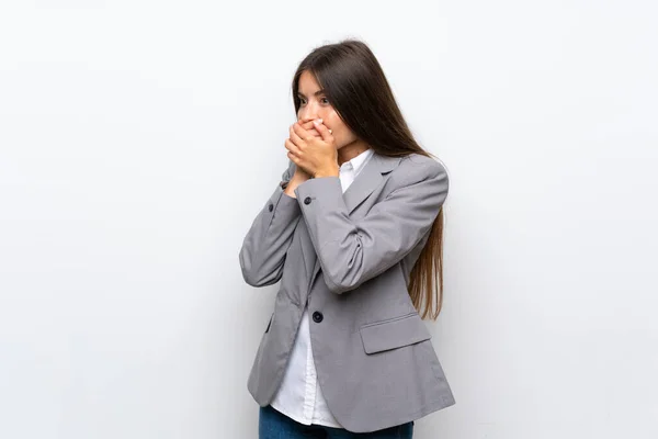 Jong Zakenvrouw Geïsoleerde Witte Achtergrond Bedekken Mond Kijken Naar Zijkant — Stockfoto