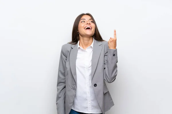 Jonge Zakenvrouw Geïsoleerde Witte Achtergrond Wijzen Verrast — Stockfoto