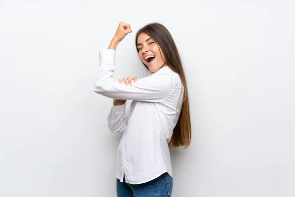 Mujer Joven Sobre Fondo Blanco Aislado Haciendo Fuerte Gesto —  Fotos de Stock