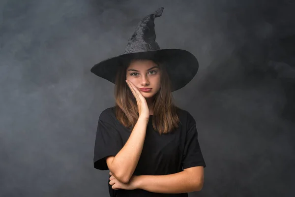 Fille Avec Costume Sorcière Pour Les Fêtes Halloween Sur Fond — Photo