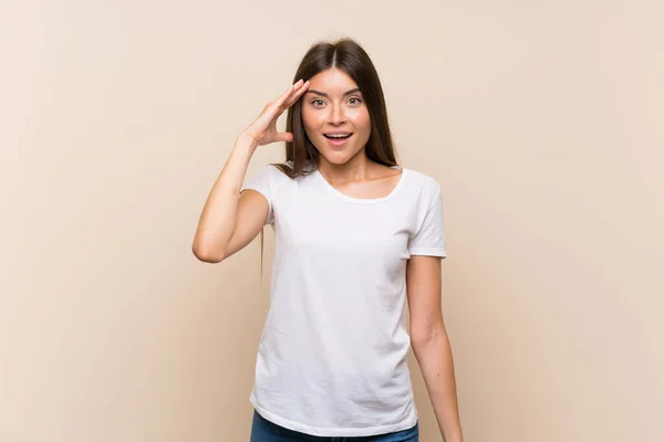 Pretty Young Girl Isolated Background Has Just Realized Something Has — Stock Photo, Image