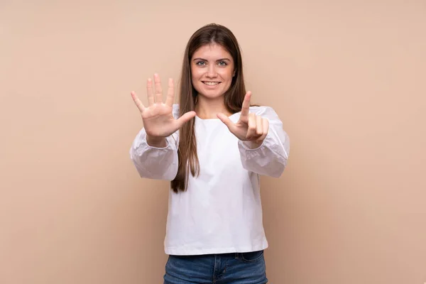 Jong Meisje Geïsoleerde Achtergrond Tellen Zeven Met Vingers — Stockfoto