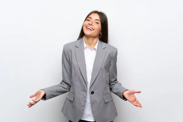 Jovem Mulher Negócios Sobre Isolado Fundo Branco Sorrindo — Fotografia de Stock