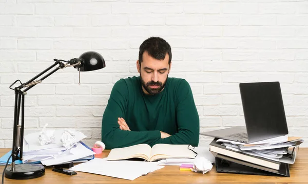 Retrato Estudante Sentado Mesa — Fotografia de Stock