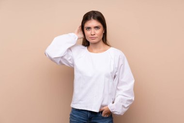 Tecrit edilmiş genç bir kızın şüpheleri var.