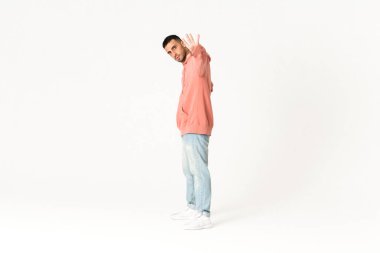 yakışıklı delikanlı izole beyaz zemin üzerine 