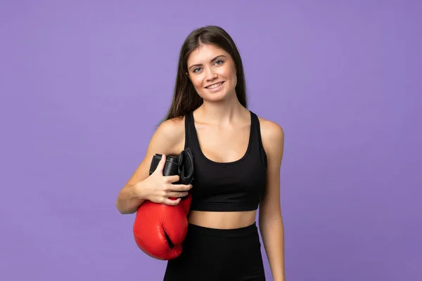 Junge Frau Über Isoliertem Hintergrund Mit Boxhandschuhen — Stockfoto