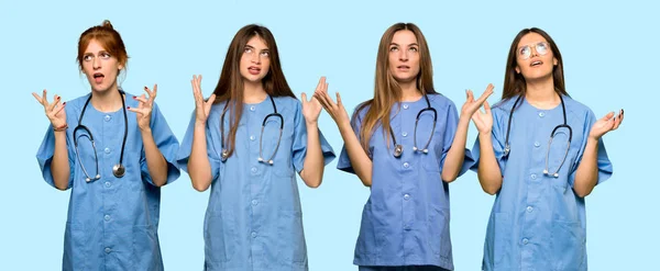 Gruppe Von Krankenschwestern Frustriert Über Schlechte Situation — Stockfoto