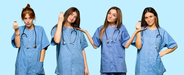 Gruppe Von Krankenschwestern Macht Italienische Geste — Stockfoto