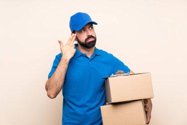 Sakallı teslimatçı, izole bir geçmişi var ve intihar jesti yapmada sorun yaşıyor.