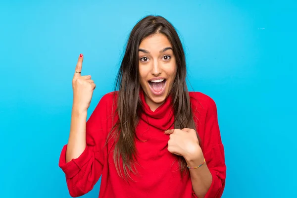 Junge Frau Mit Rotem Pullover Über Isoliertem Blauen Hintergrund Mit — Stockfoto