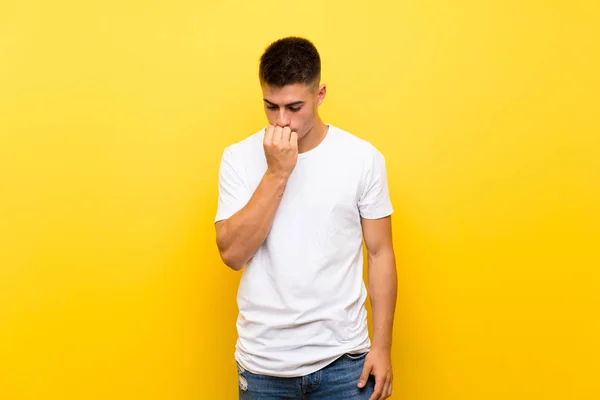 Young Handsome Man Isolated Yellow Background Having Doubts — Stock Photo, Image