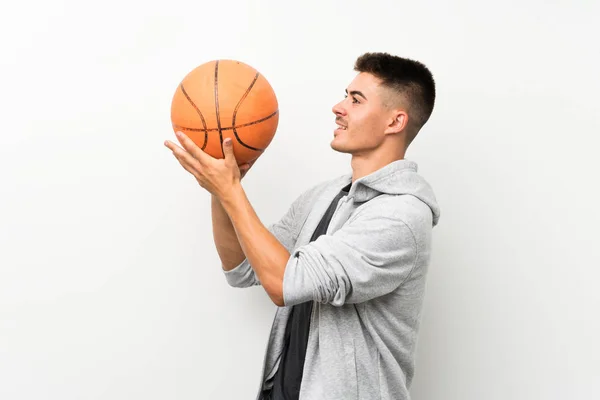 Olahraga Manusia Atas Dinding Putih Terisolasi Dengan Bola Basket — Stok Foto