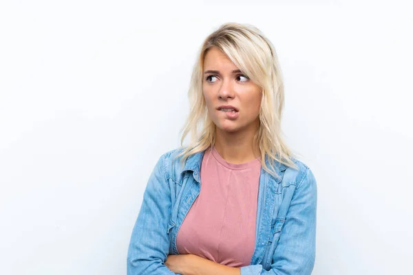 Young Blonde Woman Isolated White Background Confuse Face Expression — ストック写真