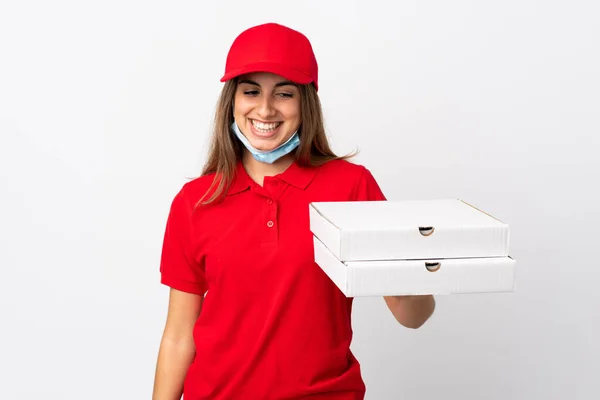 Доставка Піци Жінка Тримає Піцу Захищає Від Коронавірусу Маскою Над — стокове фото