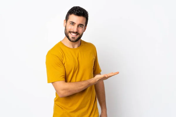 Jeune Homme Beau Barbe Isolée Sur Fond Blanc Présentant Une — Photo