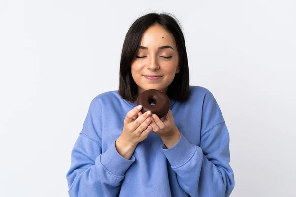 Jonge Kaukasische Vrouw Geïsoleerd Witte Achtergrond Met Een Donut — Stockfoto