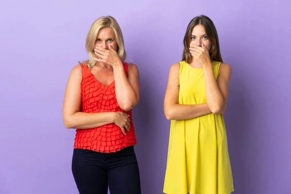 Mom Daughter Isolated Purple Background Covering Mouth Hands Saying Something — Stock Photo, Image