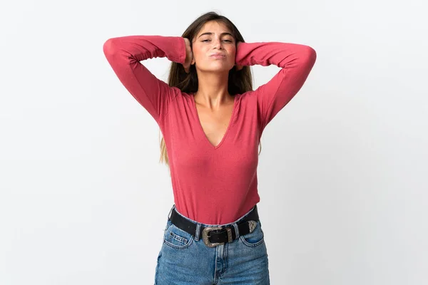 Jeune Femme Caucasienne Isolée Sur Fond Blanc Frustrée Couvrant Les — Photo