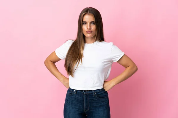 Mujer Uruguaya Joven Aislada Sobre Fondo Rosa Enojada —  Fotos de Stock