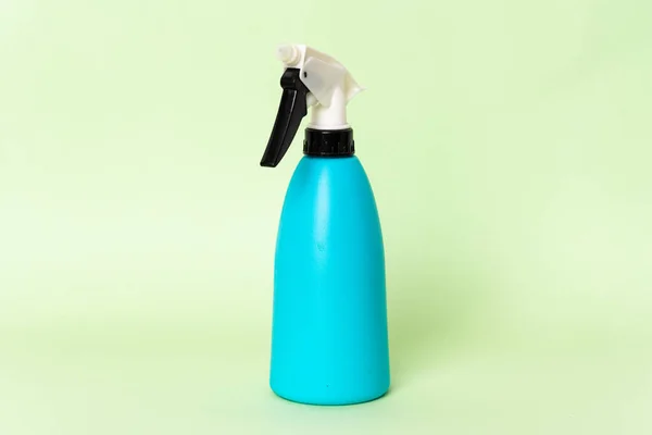 Plastic Fles Een Kleur Achtergrond Schoonmaak Concept — Stockfoto