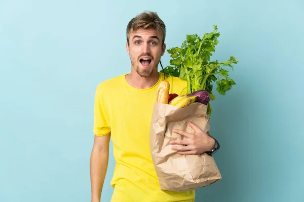 Persona Bionda Che Prende Una Borsa Cibo Asporto Isolato Sfondo — Foto Stock