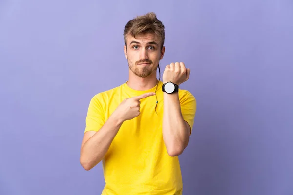 Young Handsome Blonde Man Isolated Purple Background Making Gesture Being — Stock Photo, Image