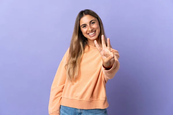 Jeune Femme Hispanique Sur Fond Violet Isolé Heureux Comptant Trois — Photo