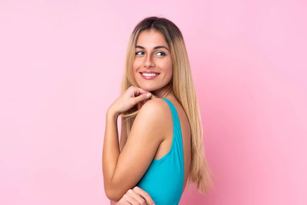 Young Blonde Uruguayan Woman Swimsuit Summer Holidays Isolated Pink Background — Stock Photo, Image