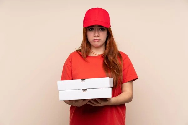 Pizza Consegna Adolescente Ragazza Possesso Una Pizza Sfondo Isolato Triste — Foto Stock