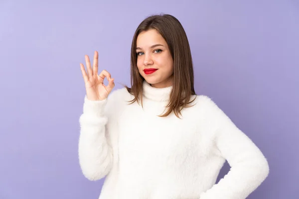 Adolescente Chica Aislado Púrpura Fondo Mostrando Signo Con Los Dedos —  Fotos de Stock