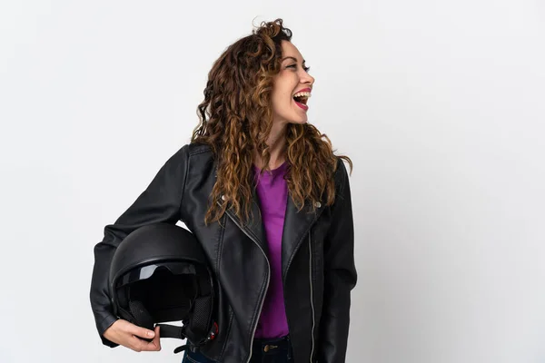 Joven Mujer Caucásica Sosteniendo Casco Moto Riendo Posición Lateral —  Fotos de Stock