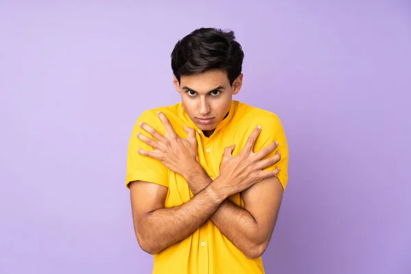 Hombre Sobre Aislado Morado Fondo Congelación —  Fotos de Stock